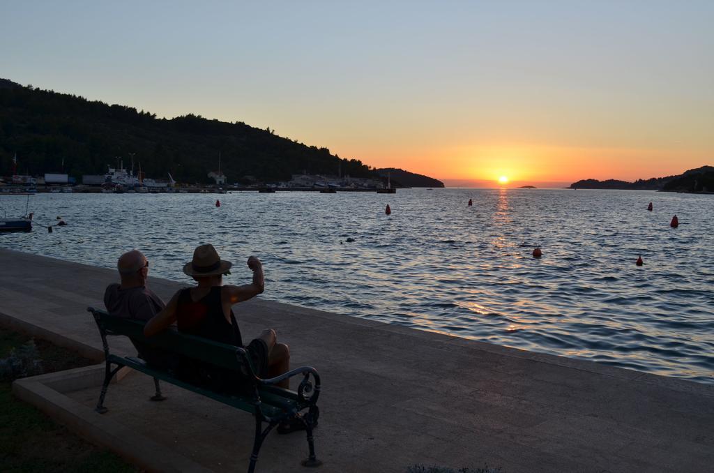 Holiday Home Paric Vela Luka Extérieur photo